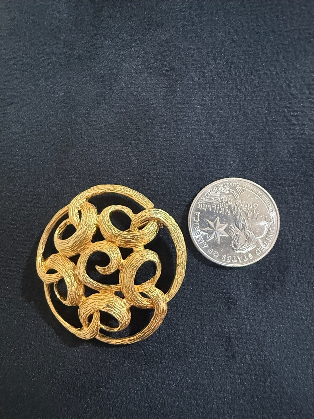 Women’s Gold Brooches Statement Jewelry - Picture 2 of 4
